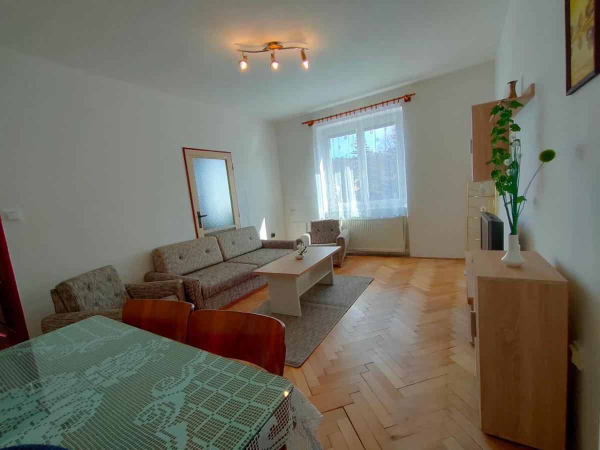 2-Iz. Byt V Tichej Lokalite S Bezplatnym Parkovanim Liptovský Hrádok Exterior foto