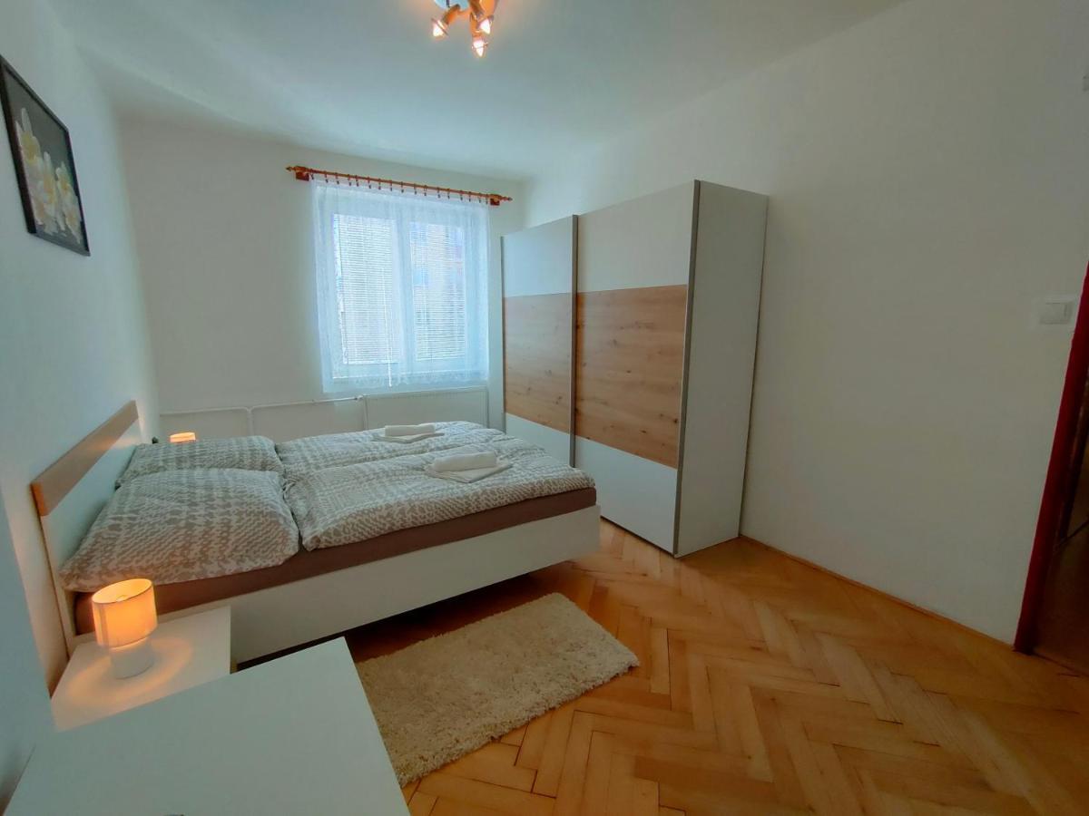 2-Iz. Byt V Tichej Lokalite S Bezplatnym Parkovanim Liptovský Hrádok Exterior foto